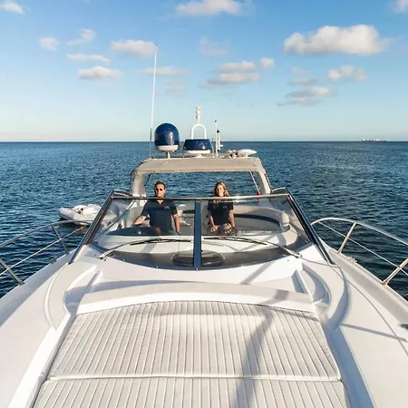 Charm Boat Bådhotel *